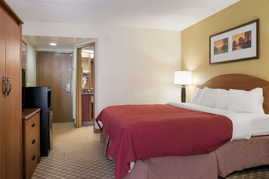 Quality Inn & Suites Saginaw Pokój zdjęcie