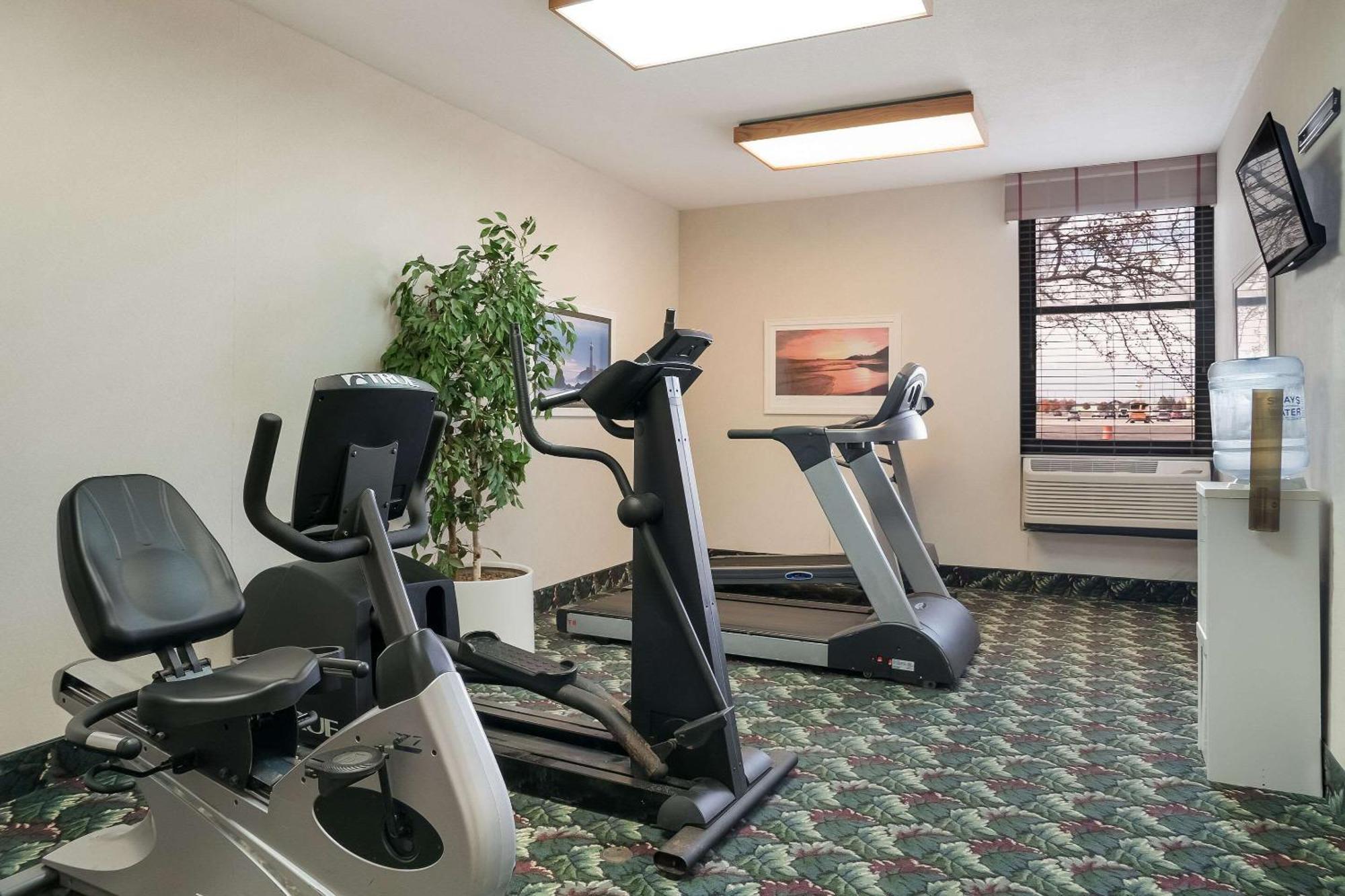 Quality Inn & Suites Saginaw Zewnętrze zdjęcie