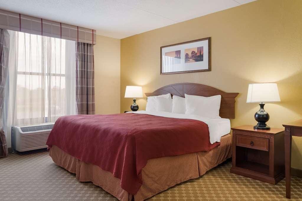 Quality Inn & Suites Saginaw Pokój zdjęcie