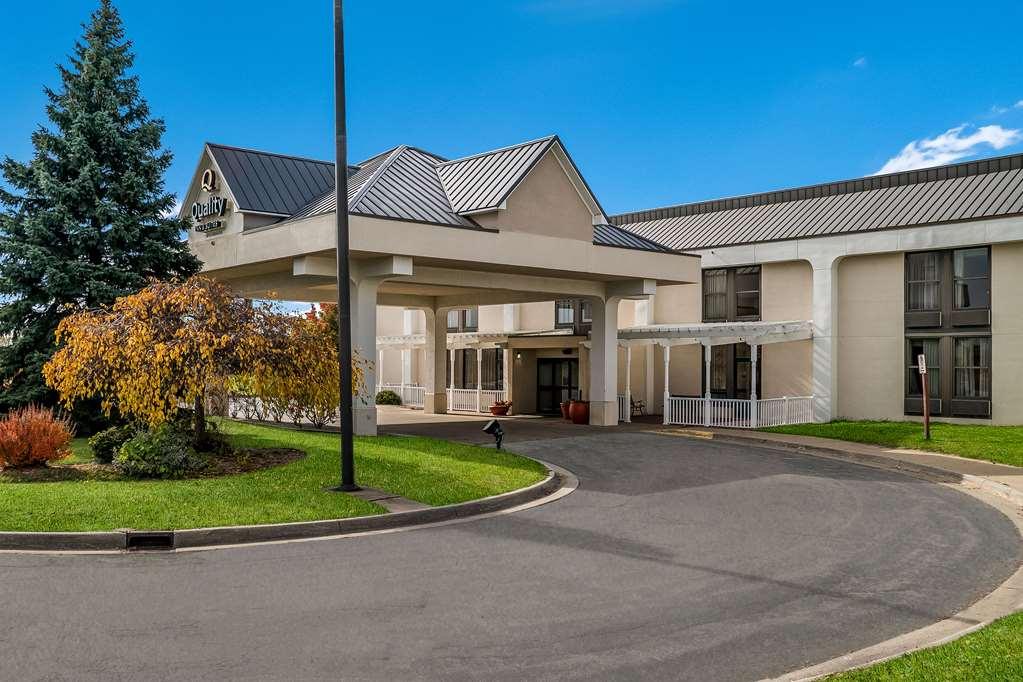 Quality Inn & Suites Saginaw Zewnętrze zdjęcie