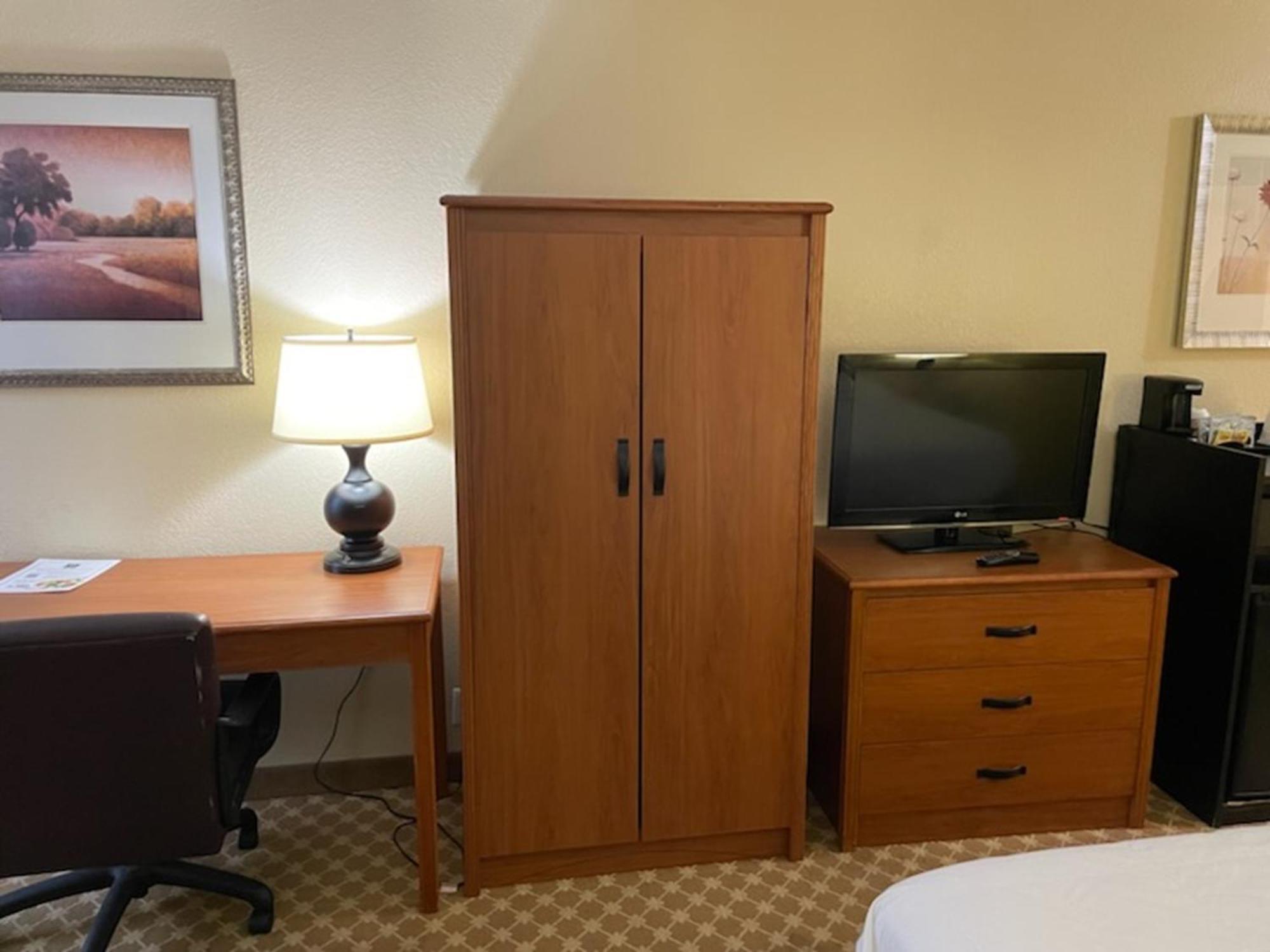 Quality Inn & Suites Saginaw Zewnętrze zdjęcie