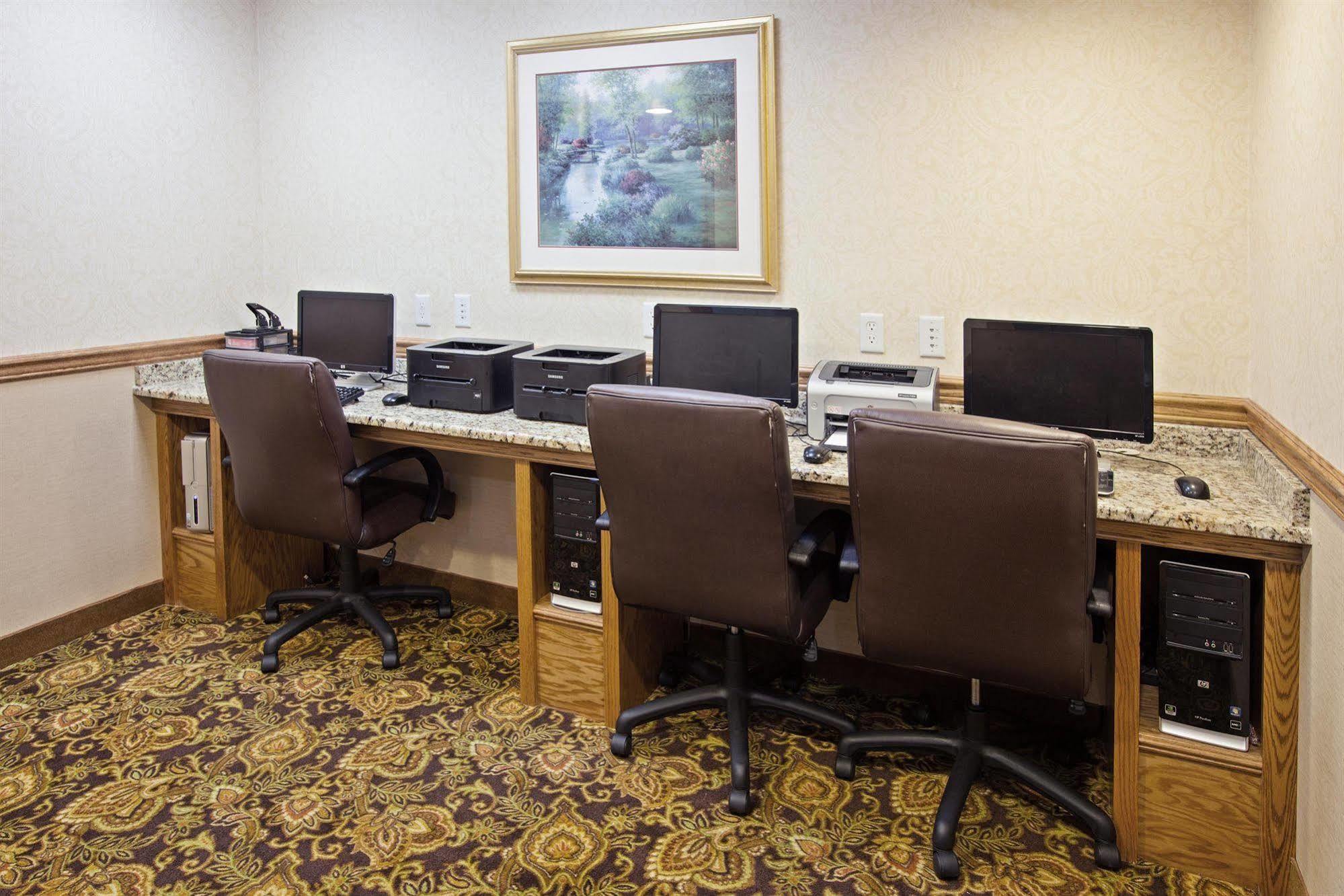 Quality Inn & Suites Saginaw Zaplecze biznesowe zdjęcie